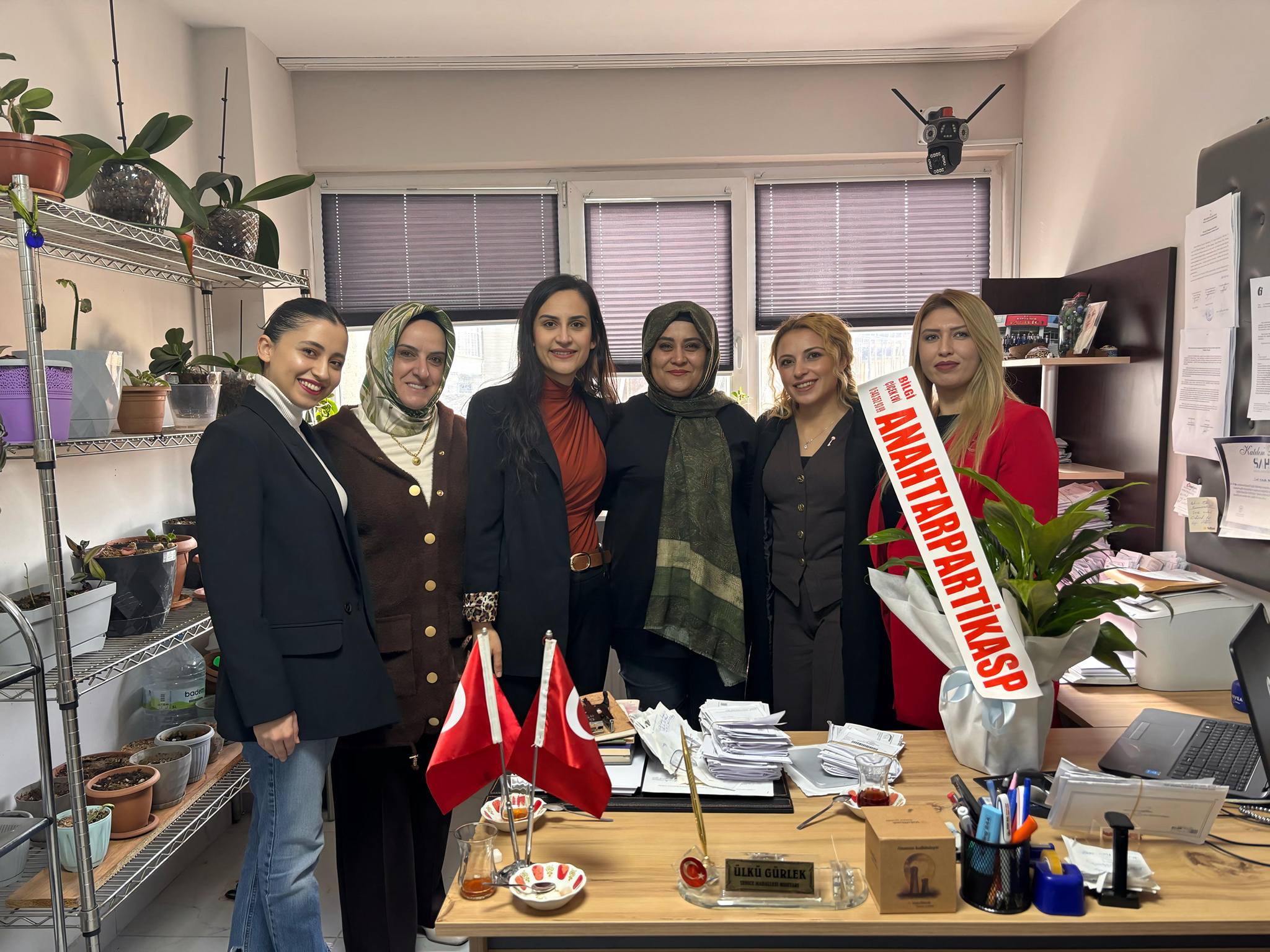 594124006 122259156644229647 284153115981778483 N