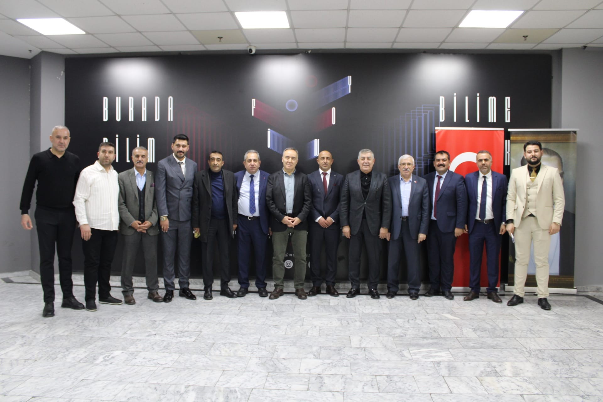 594436857 1359500612378534 8880734015979543727 N