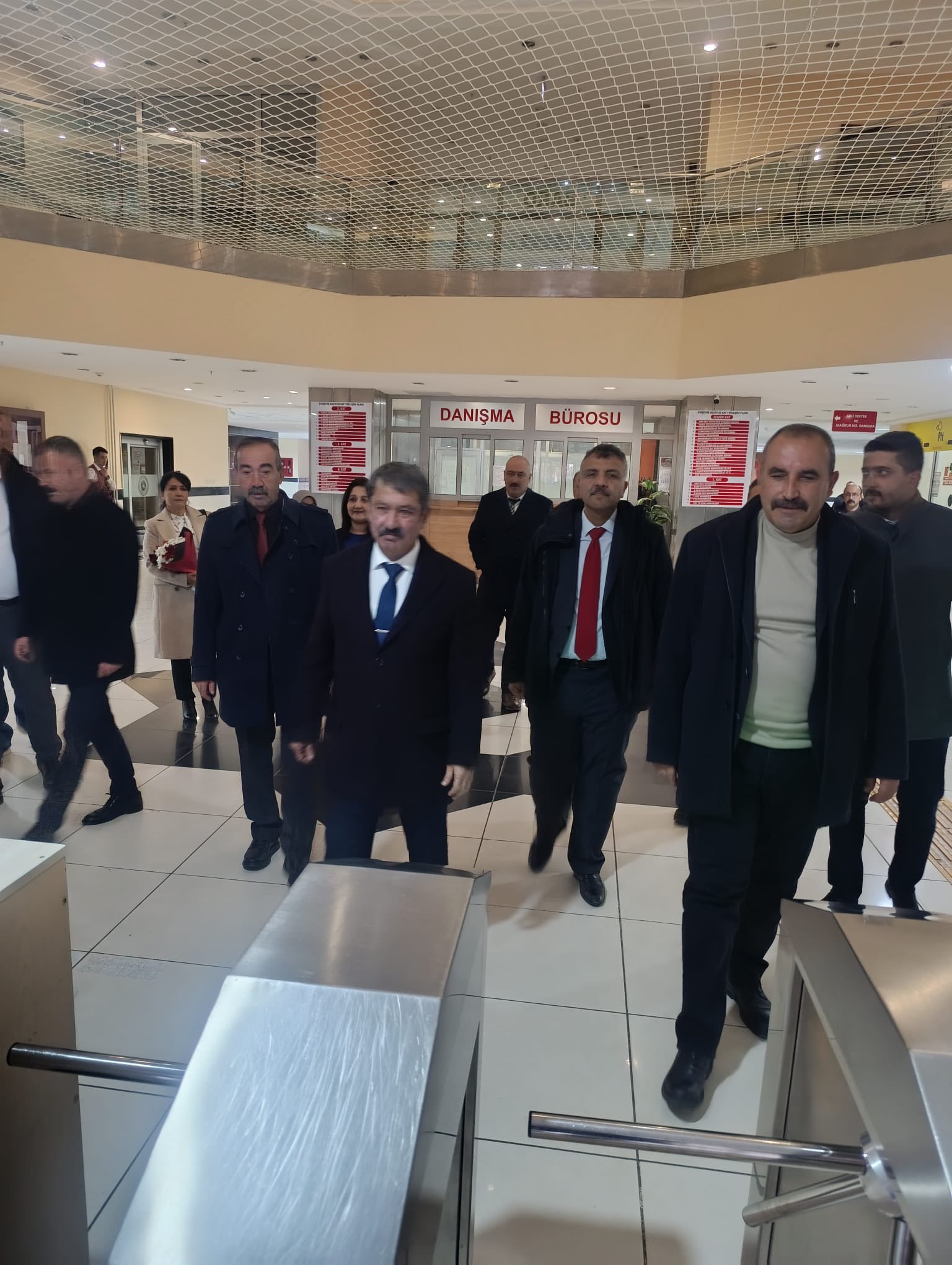 597106308 10213401856838585 5573679057930013727 N