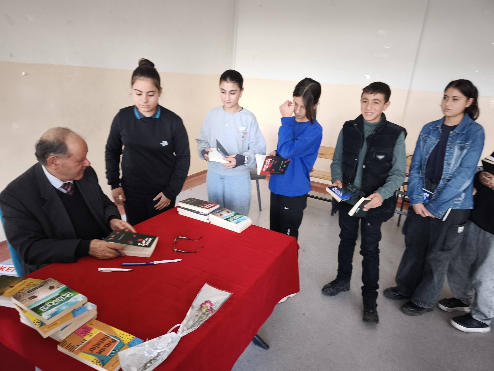 597795233 2867387206788498 7030439716344924450 N