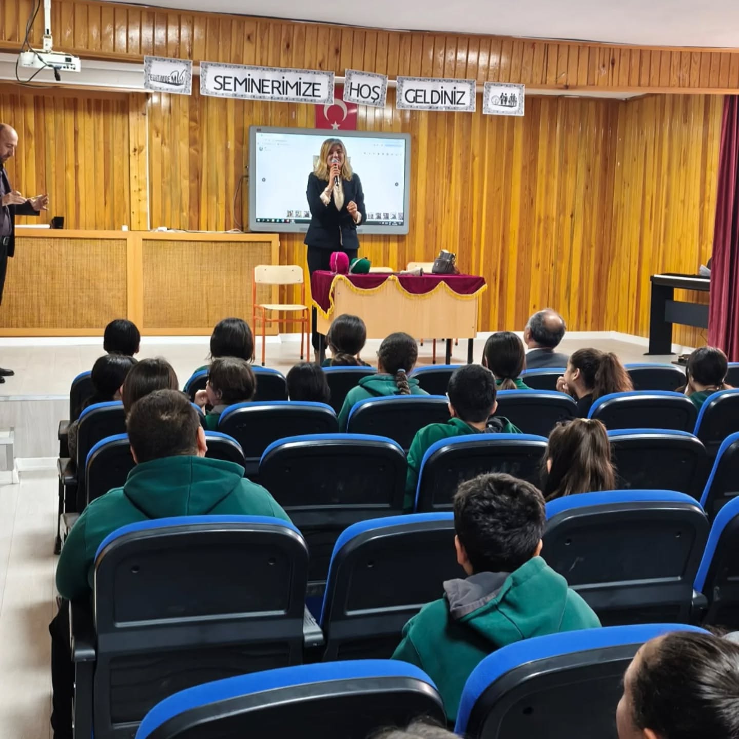 598247422 18493558888073898 668296547942339488 N