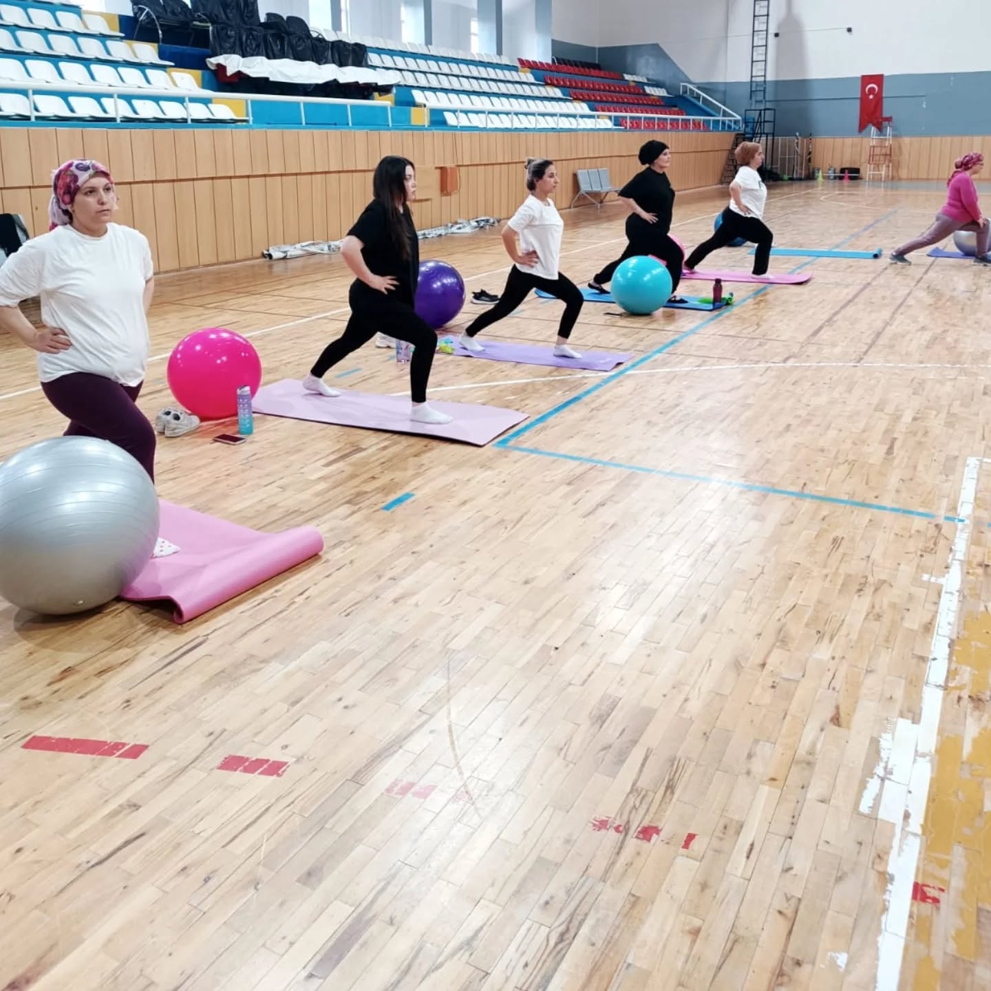 598757676 18338975527231791 1416452085482628305 N