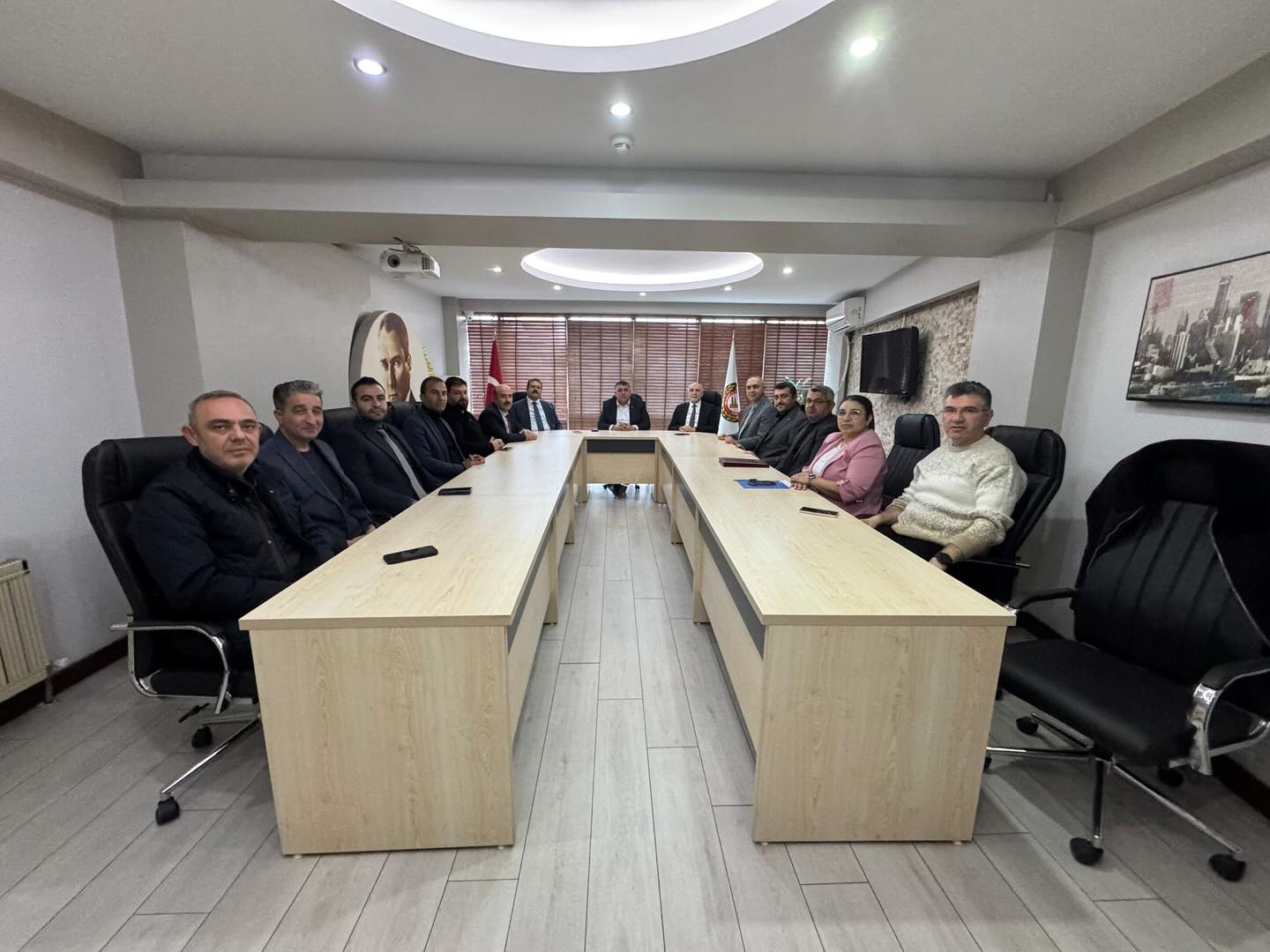 598828745 18062729744552556 8328721761134755358 N