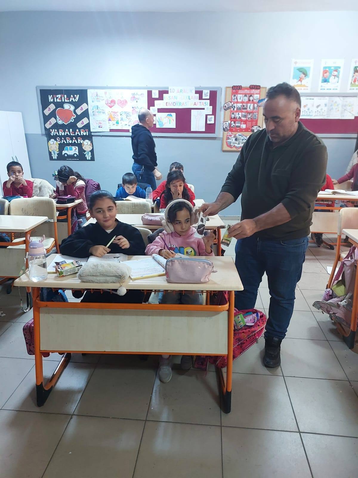 598926925 10164323684634887 899359969462281425 N