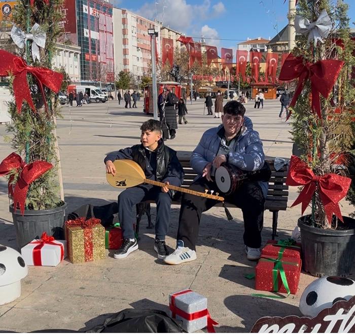 Gençlerden UNESCO müzik şehrine bozlak ziyafeti-2