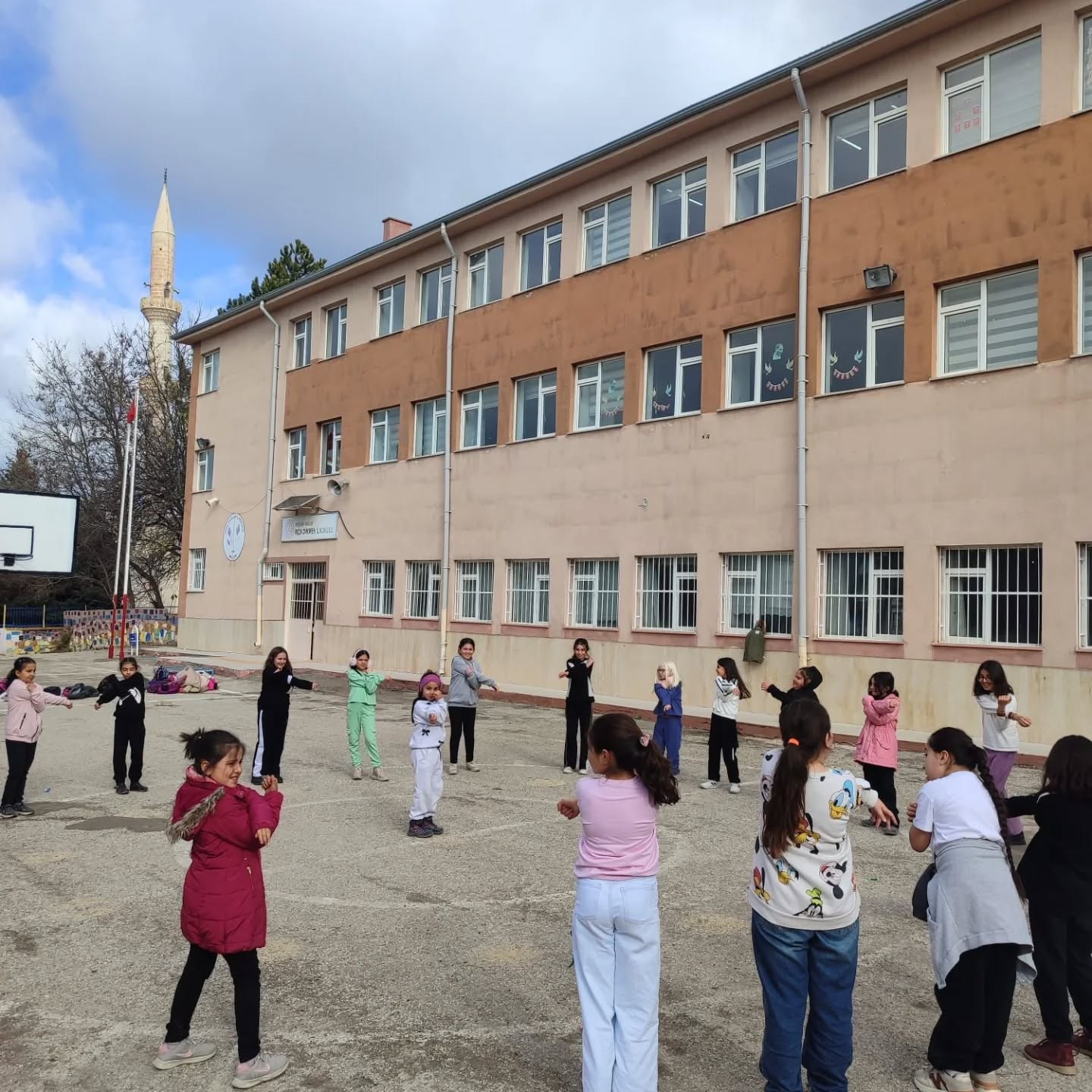 601340443 18339282370231791 1184000682188949109 N