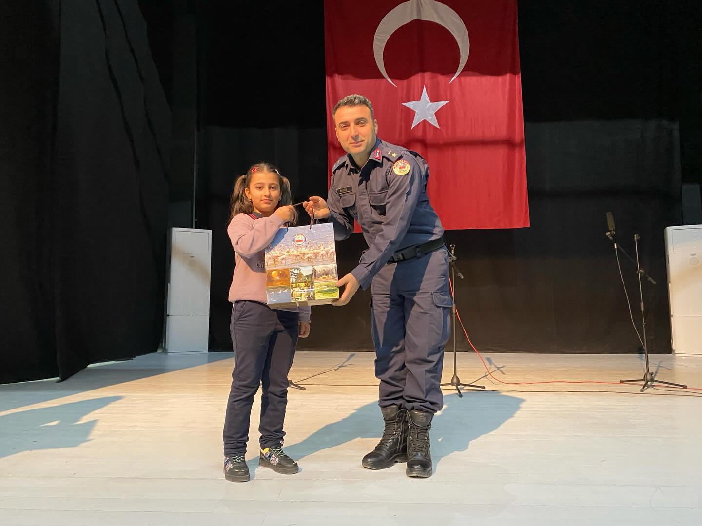 602317740 17889998733392914 5373844879854580577 N