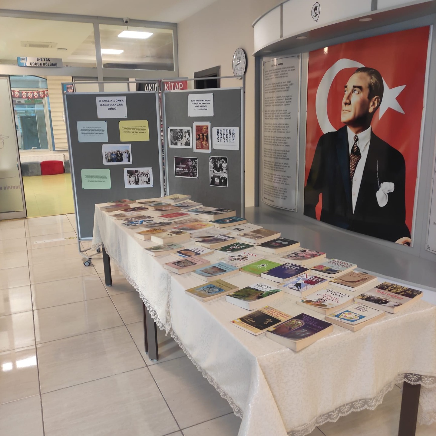 Aşıkpaşa Kütüphanesi’nden Kadın Hakları Sergisi Açıldı 2