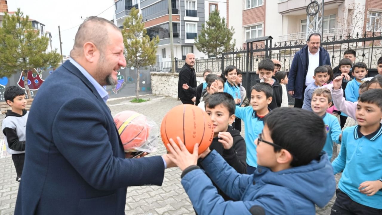 Başkan Öğrenciler Ile Bir Araya Geldi 1 (1)