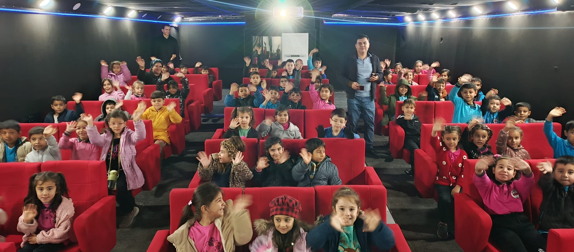 Boztepe’de Gezen Sinema Tırı Öğrencilerle Buluştu2