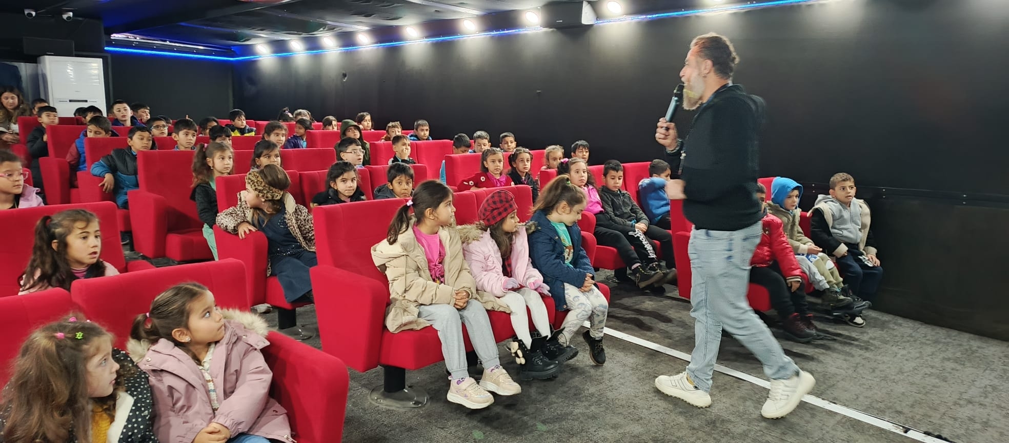 Boztepe’de Gezen Sinema Tırı Öğrencilerle Buluştu3