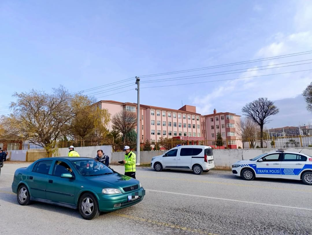 Çocuk Şube Müdürlüğümüz Koordinesinde, 01 03 05 Aralık 2025 Tarihlerinde Il Genelinde 66 Ekip Ve (3)