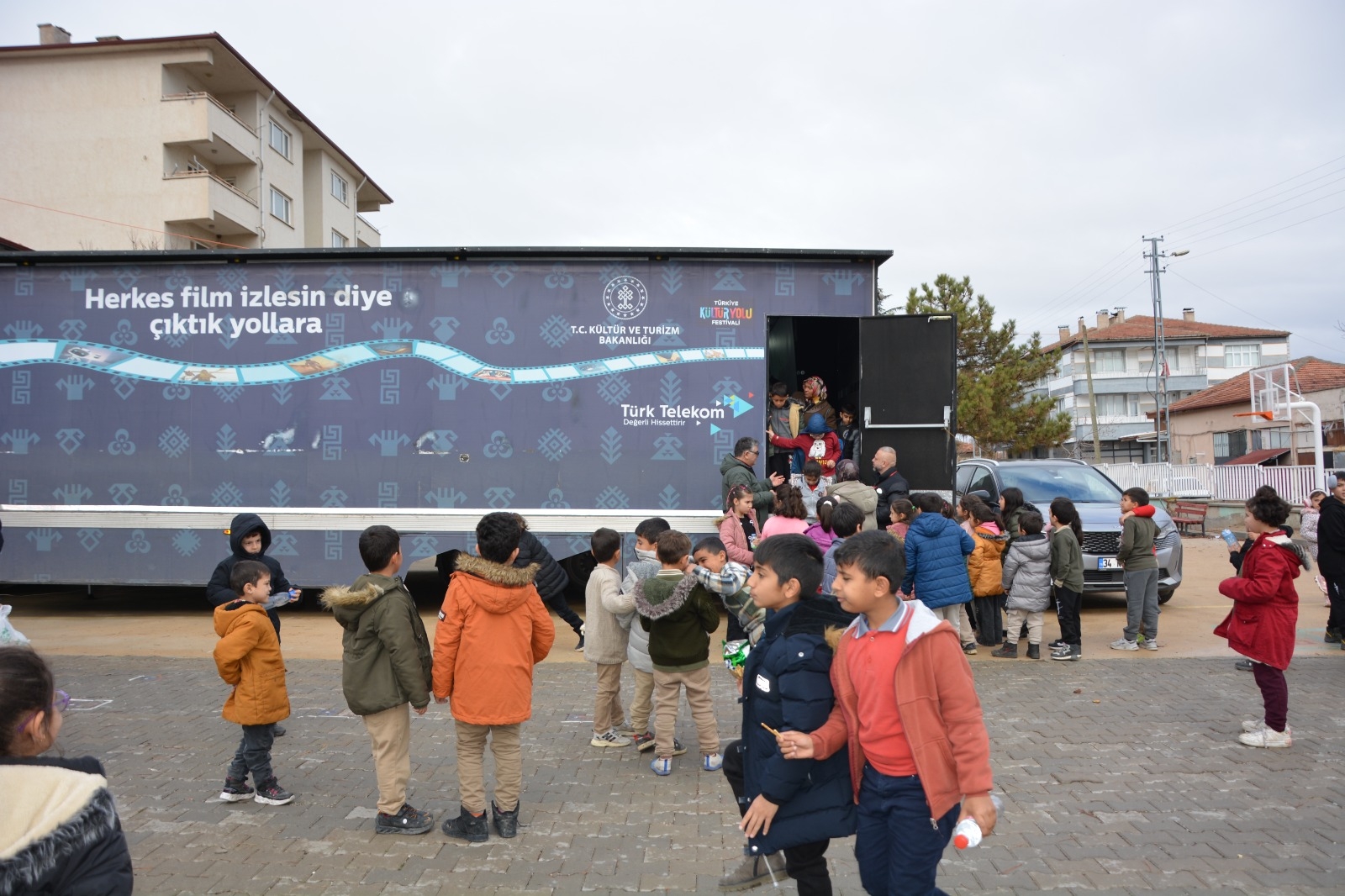 Çocuklar Beyaz Perde Heyecanı Yaşadı1