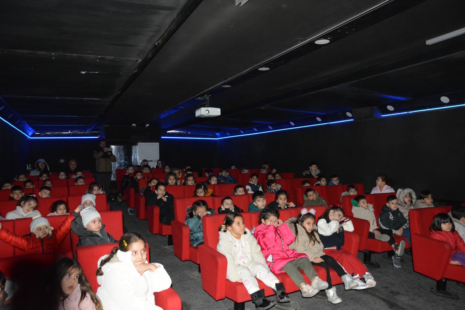 Çocuklar Beyaz Perde Heyecanı Yaşadı3