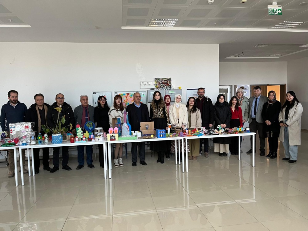 Çocukların Yaratıcı Dünyası Sergiye Taşındı