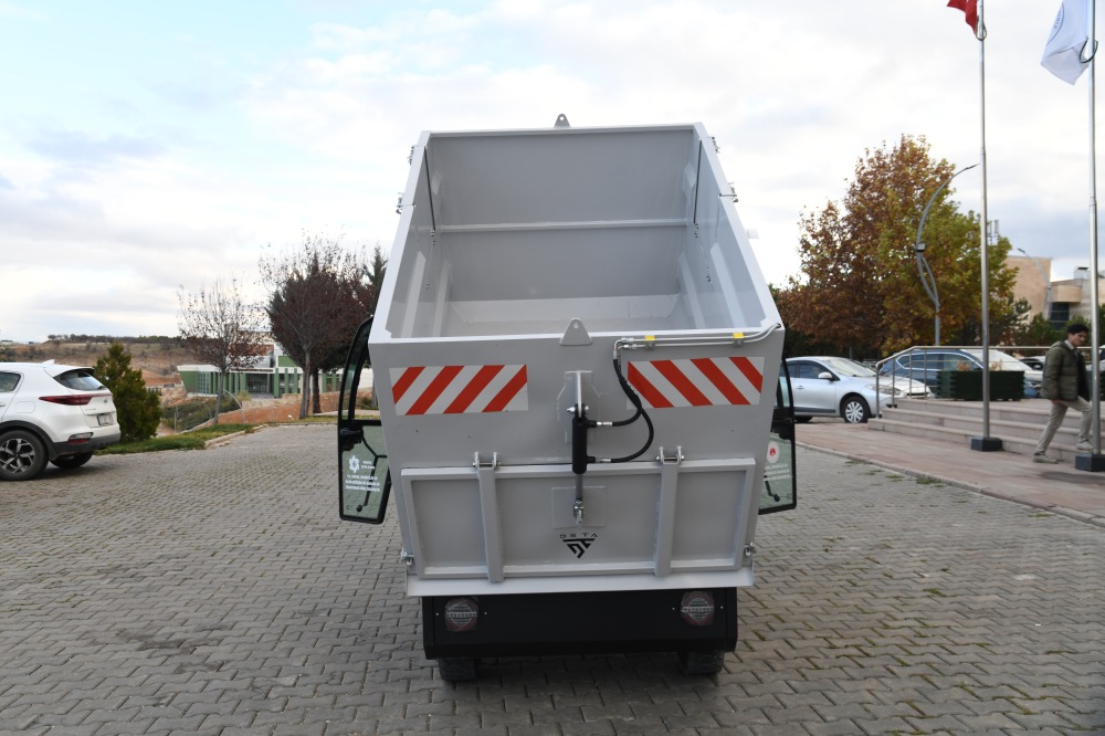 Elektrikli Geri Dönüşebilir Atık Aracıyla Sürdürülebilirlik Adımı2