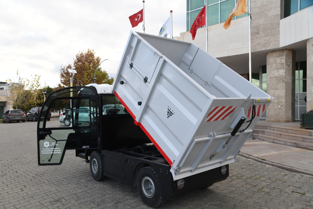 Elektrikli Geri Dönüşebilir Atık Aracıyla Sürdürülebilirlik Adımı3