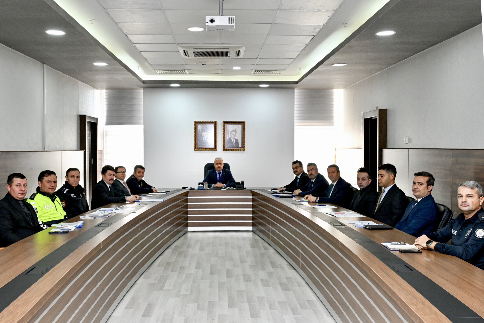 G7 G Dr D Q W U A A H9R W