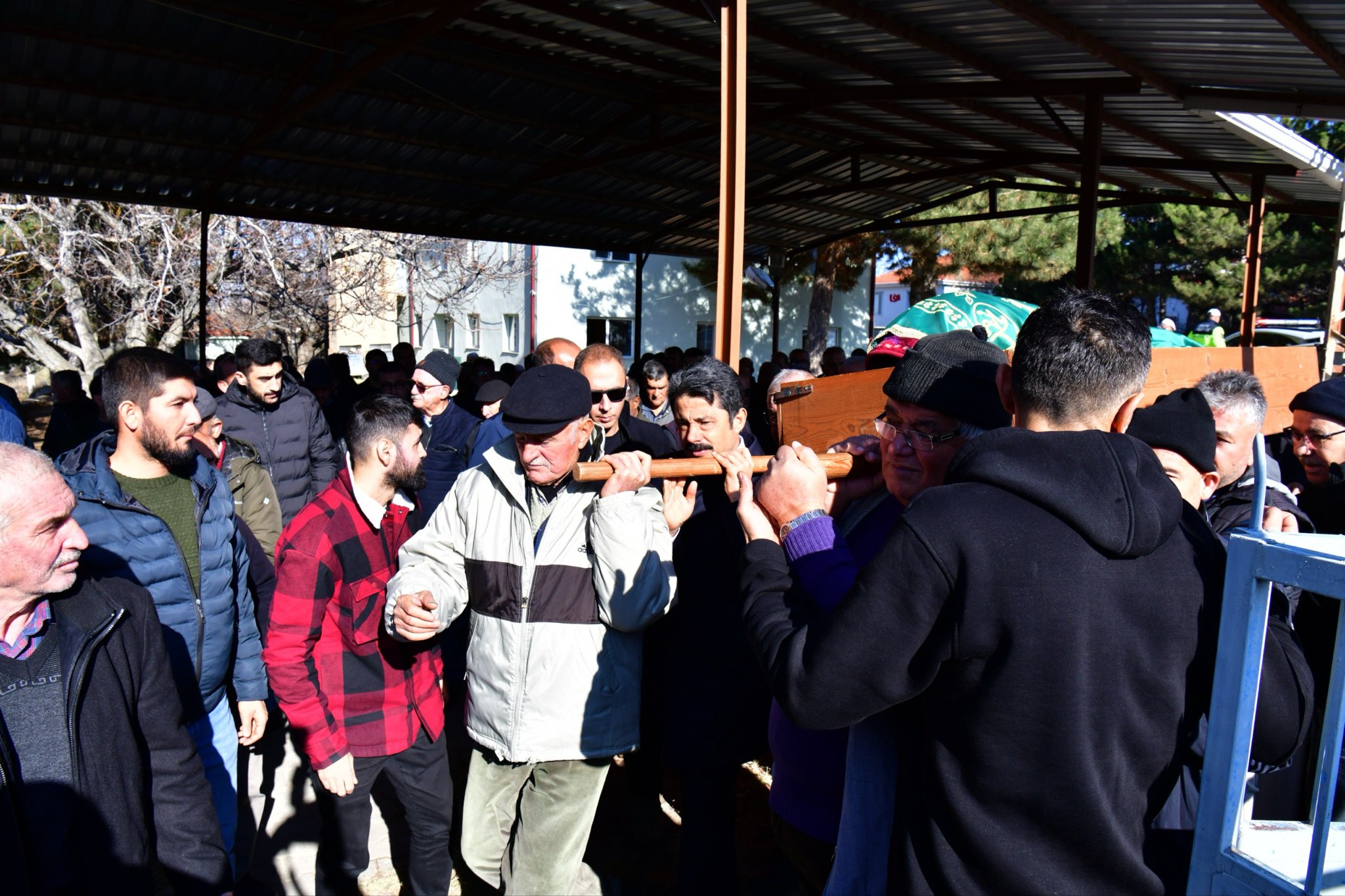 G7 Qkbi R W M A A4 Y3 H