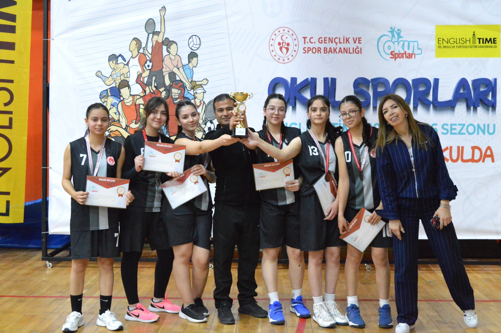 Genç Basketbolcuların Ödül Sevinci2