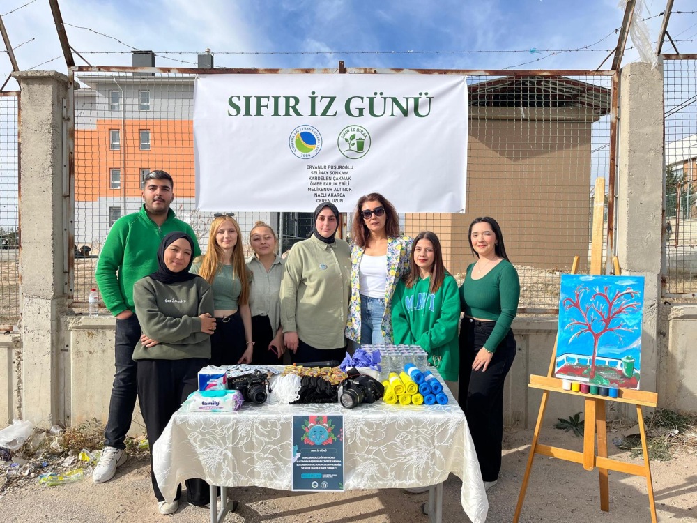 Gençler, ‘Sıfır İz Günü’ Projesiyle Çevreye Dikkat Çekti1