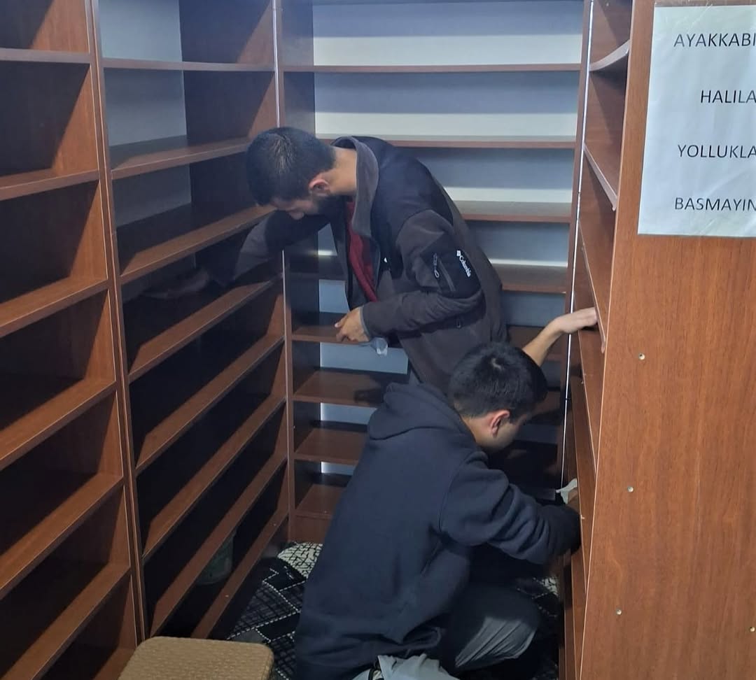 📍Kaman Yurdu5 Aralık Gönüllüler Günü Kapsamında Öğrencilerimizi Ile Birlikte Kaman Cami Temizli (2)