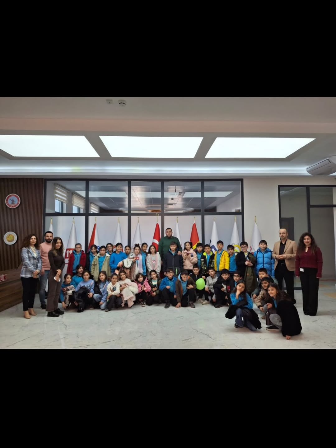 Kırşehir Merkez Sırrı Kardeş İlkokulu Öğrencileri Ve Değerli Öğretmeni, 112 Acil Çağrı Merkezi T (1)