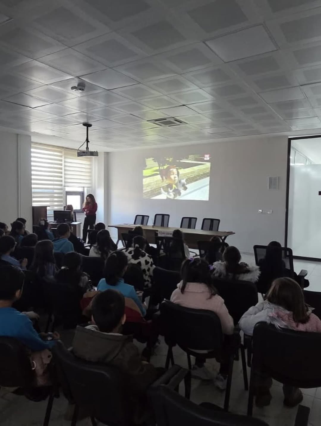 Kırşehir Merkez Sırrı Kardeş İlkokulu Öğrencileri Ve Değerli Öğretmeni, 112 Acil Çağrı Merkezi T (2)