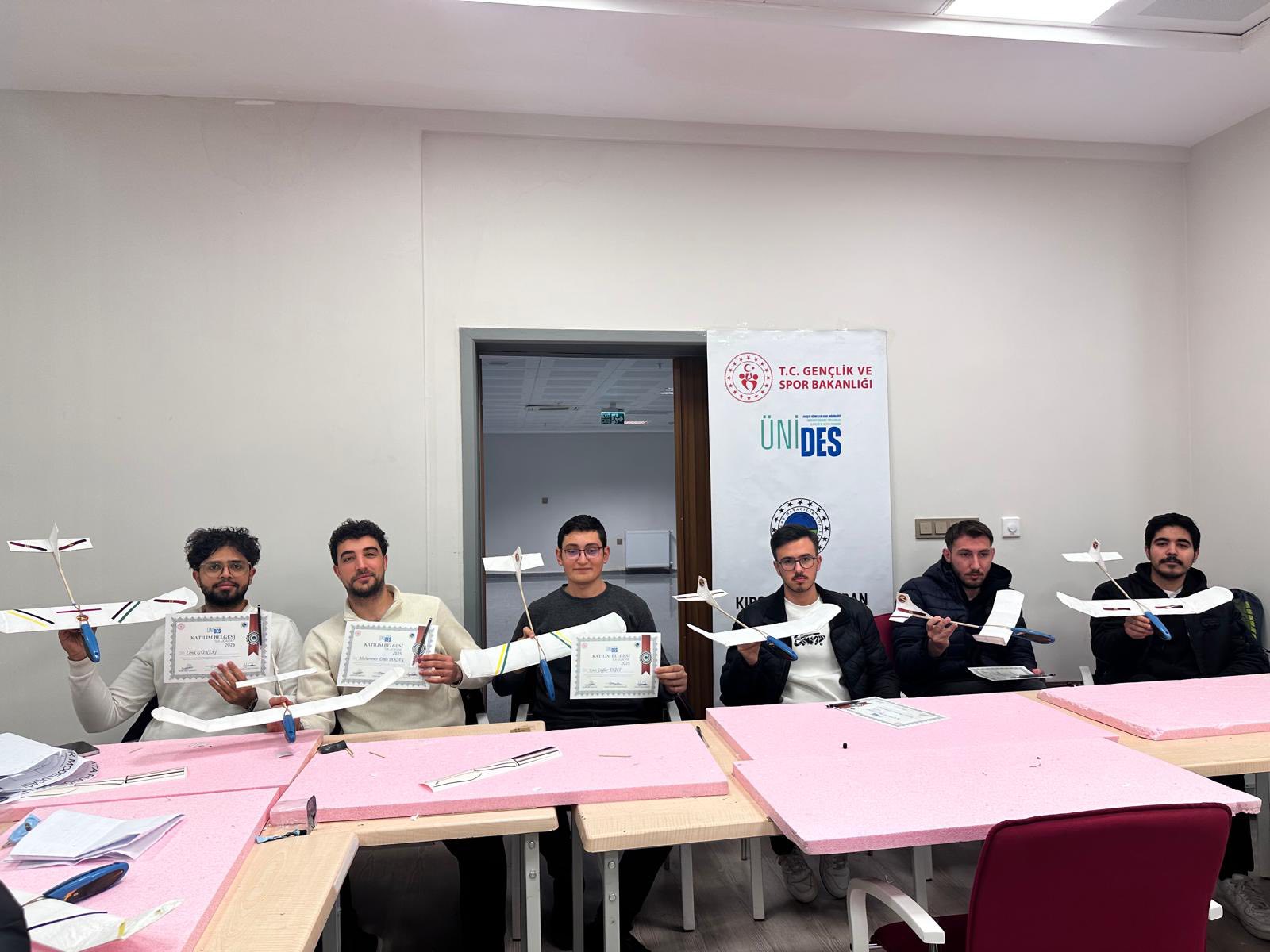 Kırşehir’de Gençler ‘İlk Uçağım’ Projesiyle Havacılığa Adım Attı1