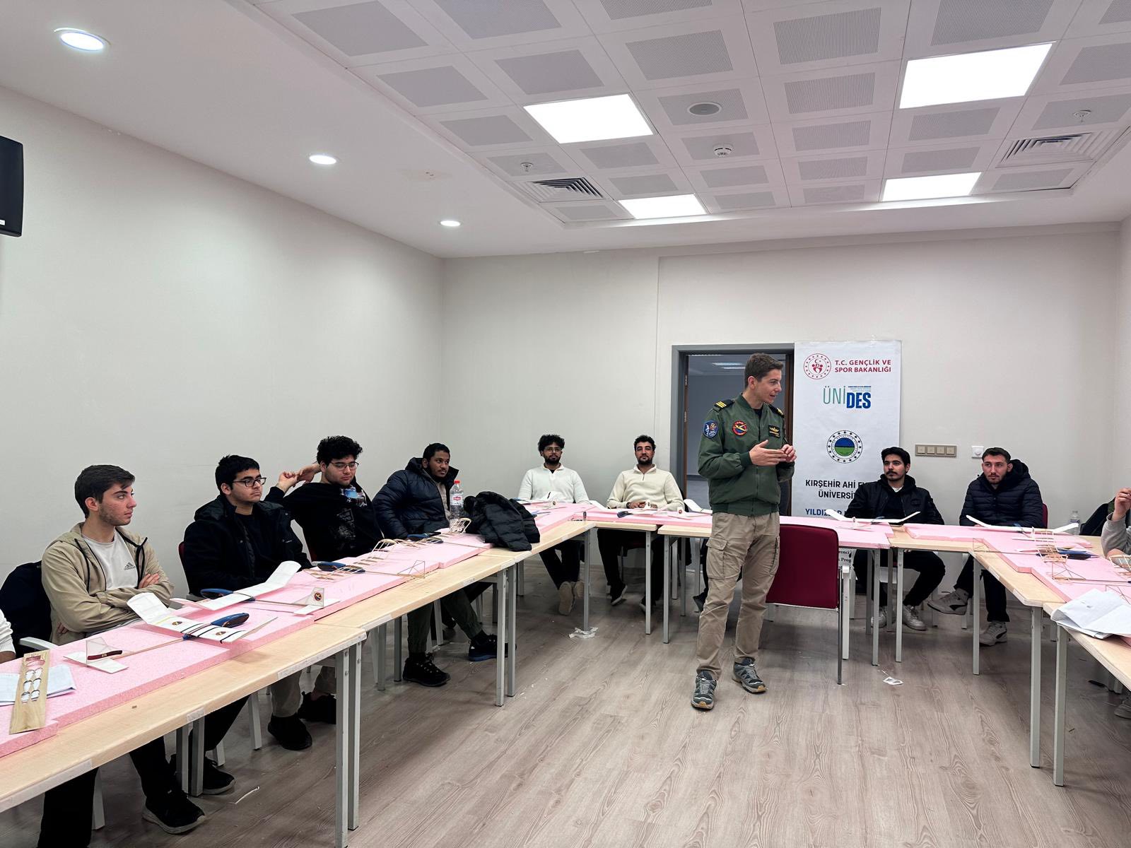Kırşehir’de Gençler ‘İlk Uçağım’ Projesiyle Havacılığa Adım Attı9