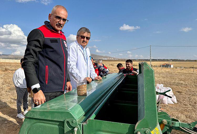 Kırşehir’de Kuraklığa Dayanıklı Yerli Tohumlar Toprakla Buluştu 1
