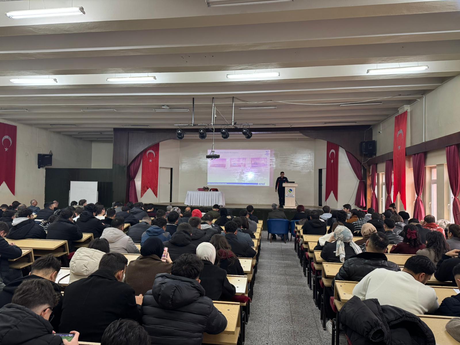 Kırşehir’de Üniversite Sıralarında Hayati Eğitim Verildi