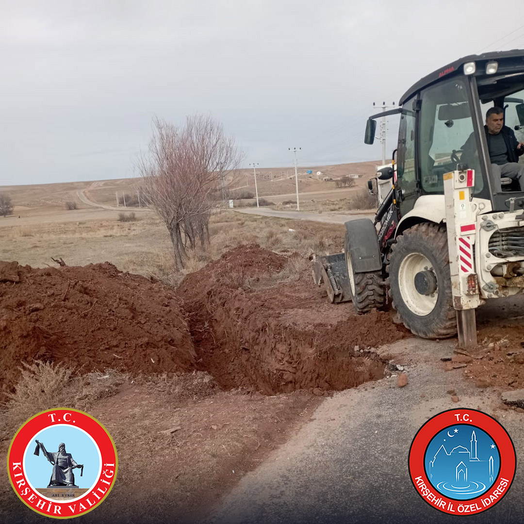 Kış Öncesi Köy Yollarında Yoğun Mesai (1)