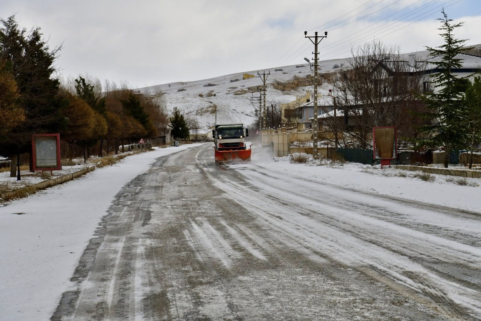 Köy Yollarında Ekipler Sahada, Ulaşım Için Seferberlik