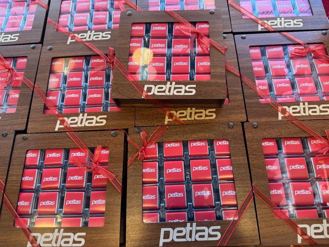 Kuruma Ve Kişiye Özel Çikolata Hazırlanır…. Tabiki Çikolata Dünyası Farkıyla… ))))#Çikolata #Kır