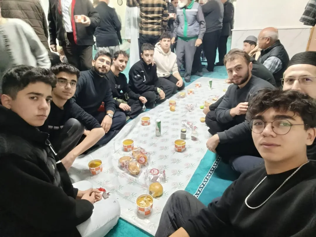 Liseli Gençlerimizle Güne Sabah Namazında Bir Araya Gelerek Başladık ☀️Birlikte Saf Tuttuk, Dua (2)