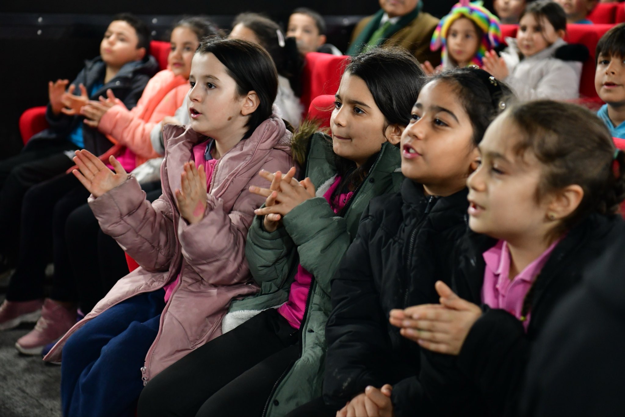 Perde Çocuklar Için Açıldı3