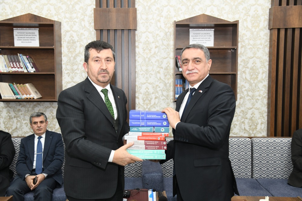 Prof. Dr. Arıcan, Kırşehir’de Ahiliğin Izlerini Anlattı (6)