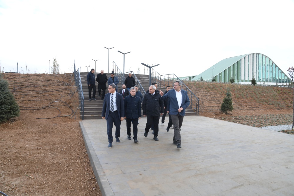 Rektör Karahocagil, Üniversitedeki Modern Dönüşümleri Yerinde Inceledi (4)