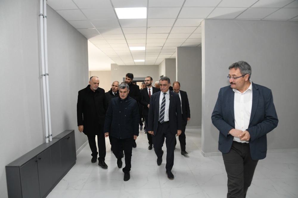 Rektör Karahocagil, Üniversitedeki Modern Dönüşümleri Yerinde Inceledi (9)