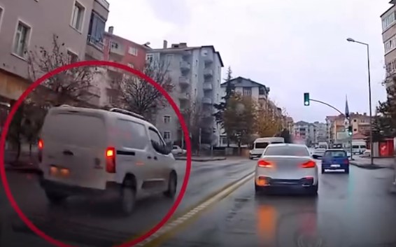 Trafiği Tehlikeye Atan Sürücüye Ceza (3)