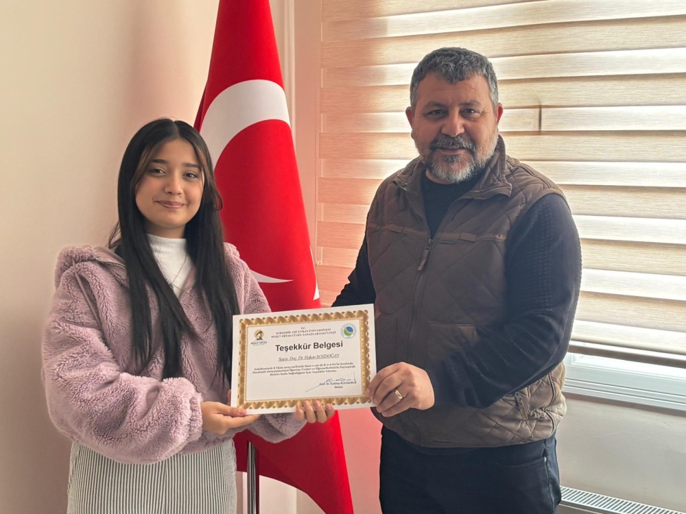 Üniversite Öğrencisinden Sokak Hayvanlarına Sıcak Bir Dokunuş