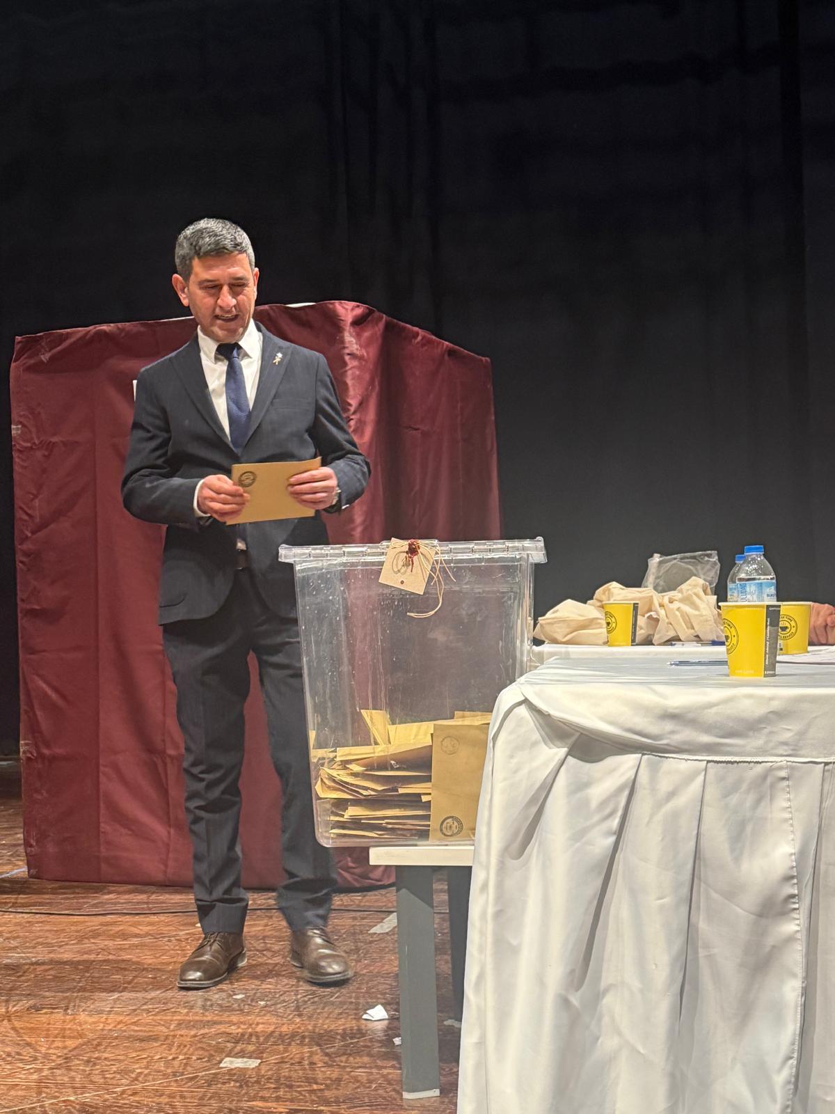 04527B18 Aeab 4715 8552 0C674F6Fe5B6