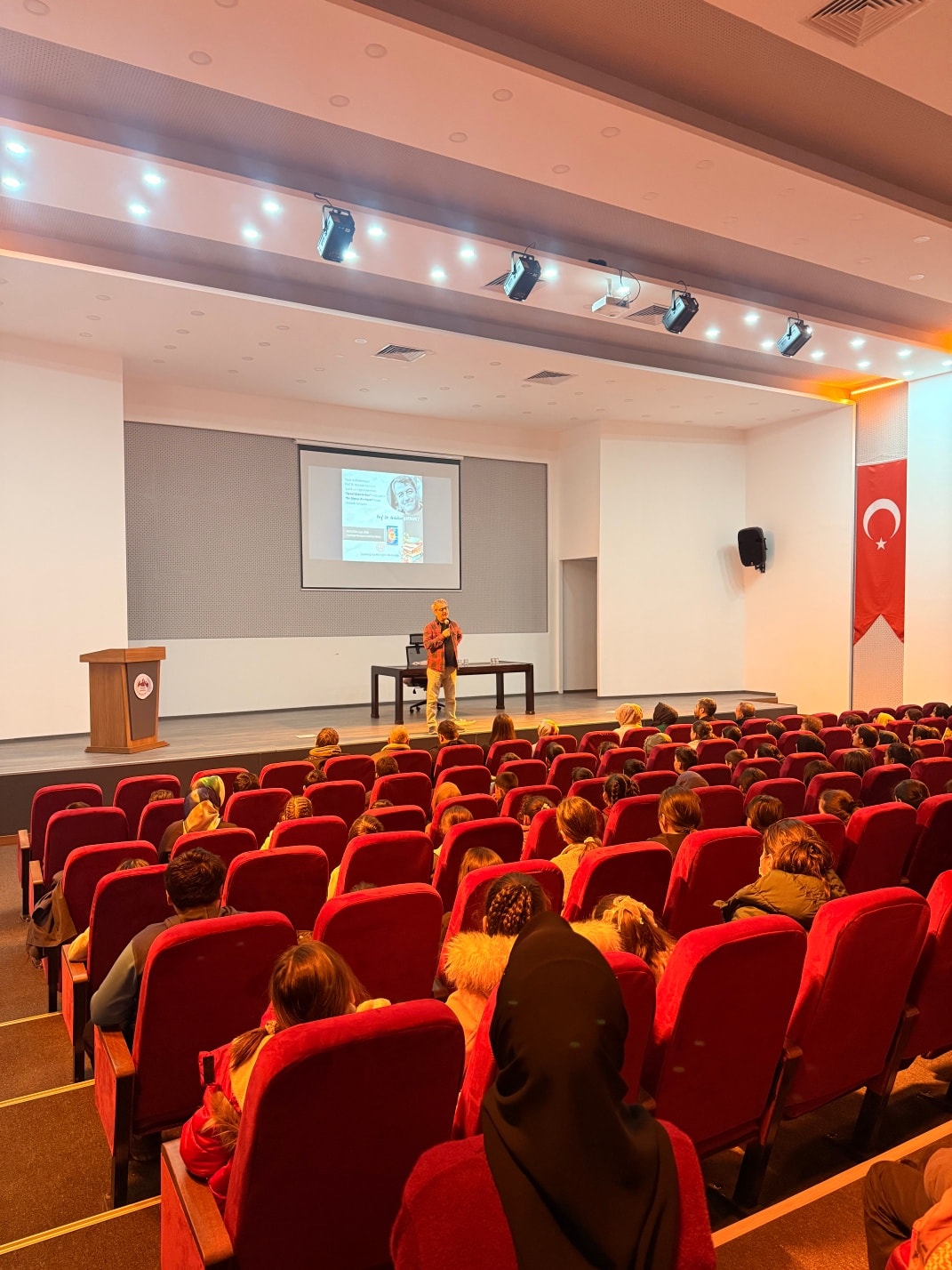 612283193 1513144737480143 2326996709616272481 N