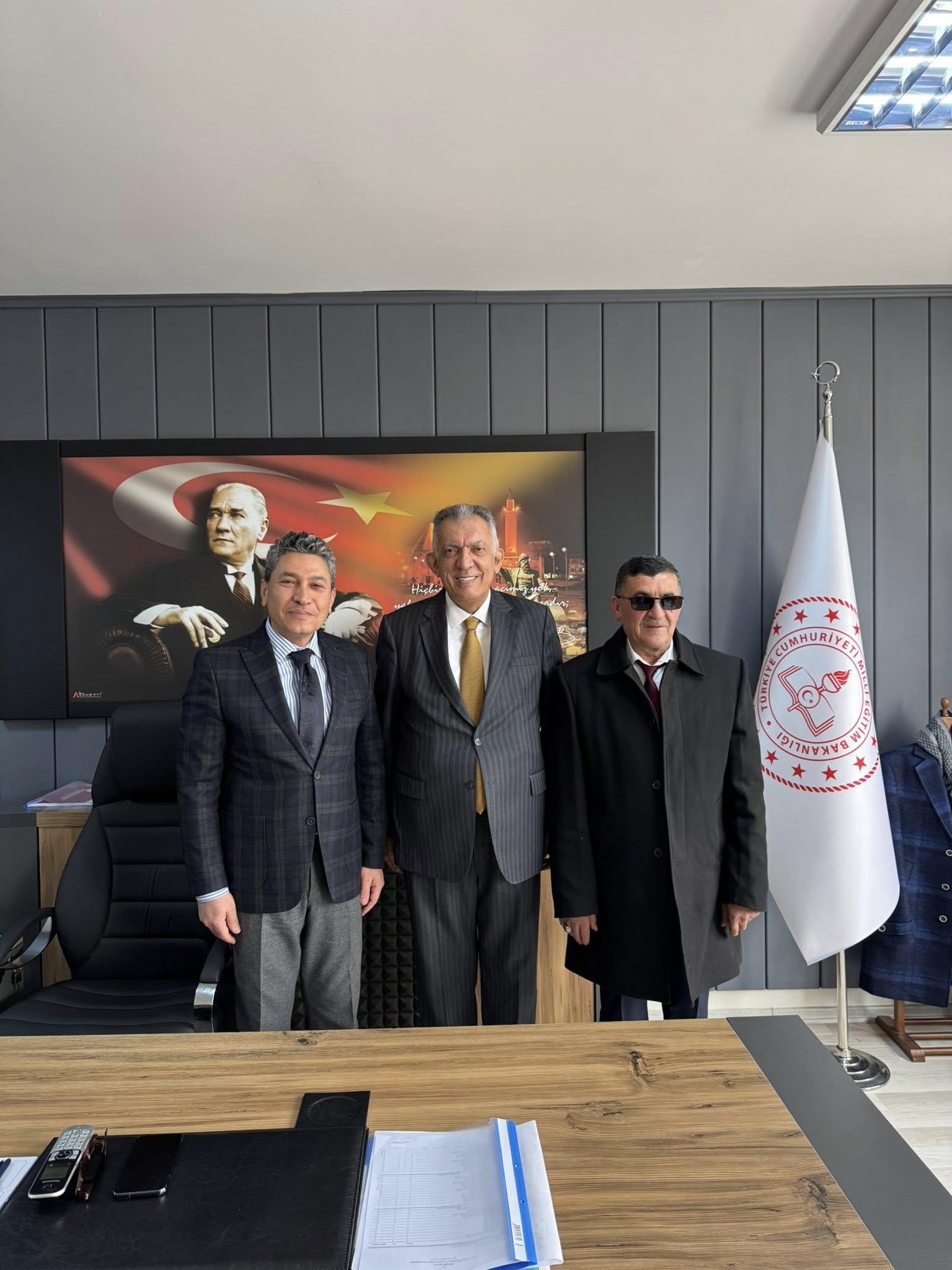 615271072 33321418514139681 137076692758815144 N