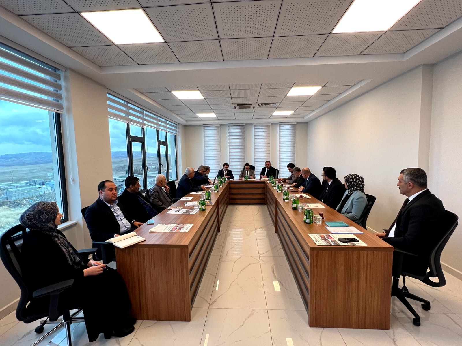 615385225 1517434710384479 604729497262656759 N