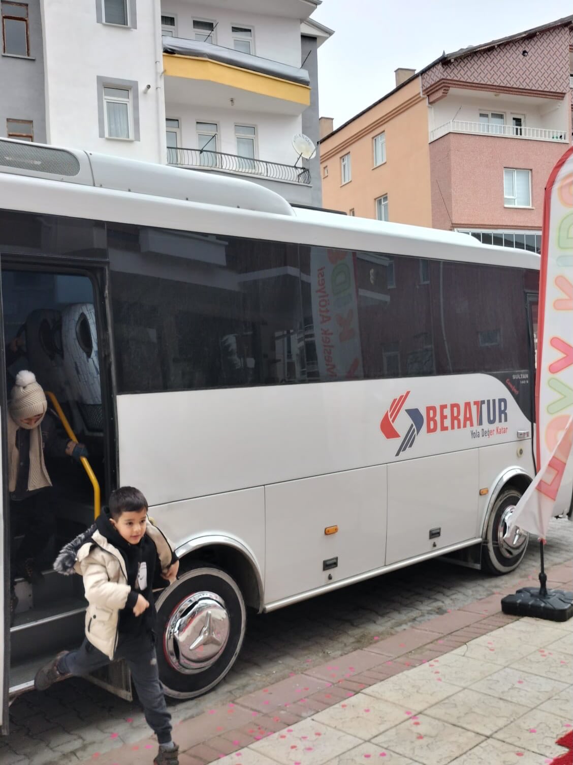 617565756 17971267506004141 5271290289747985858 N