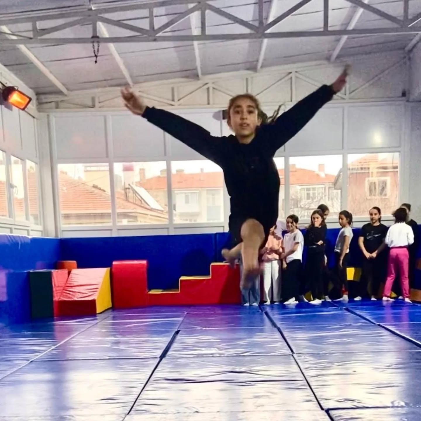 621805492 18343484191231791 3888615083914906922 N