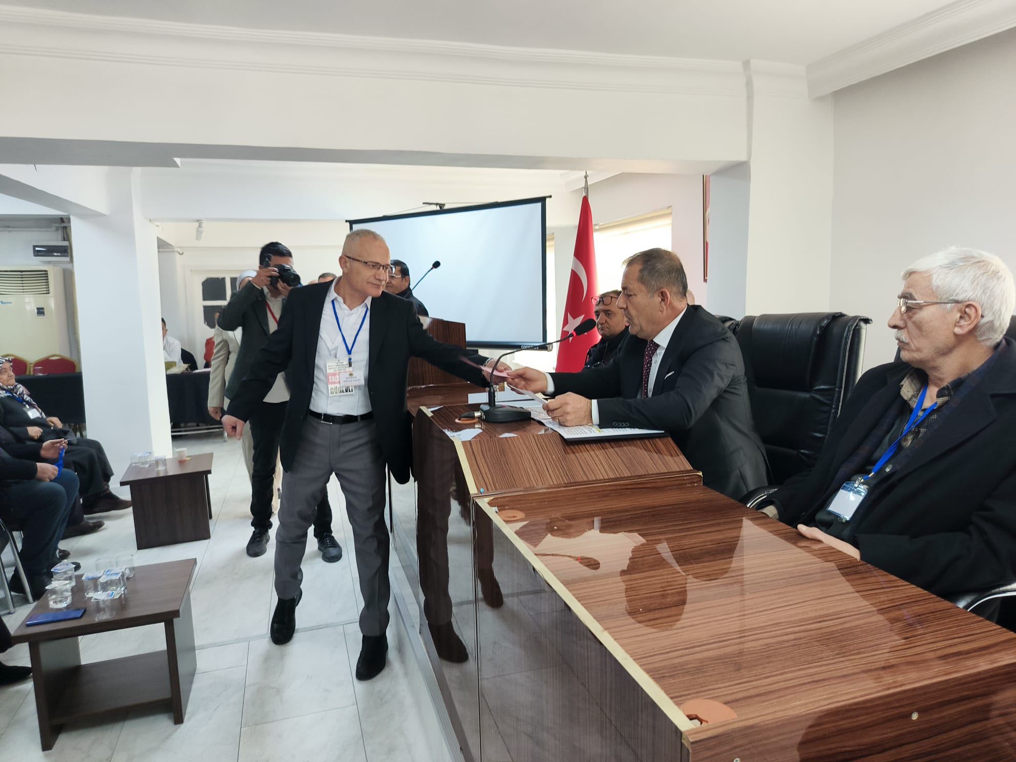 9B908A0D 1617 4D40 Afc9 E864Dd19Ed25