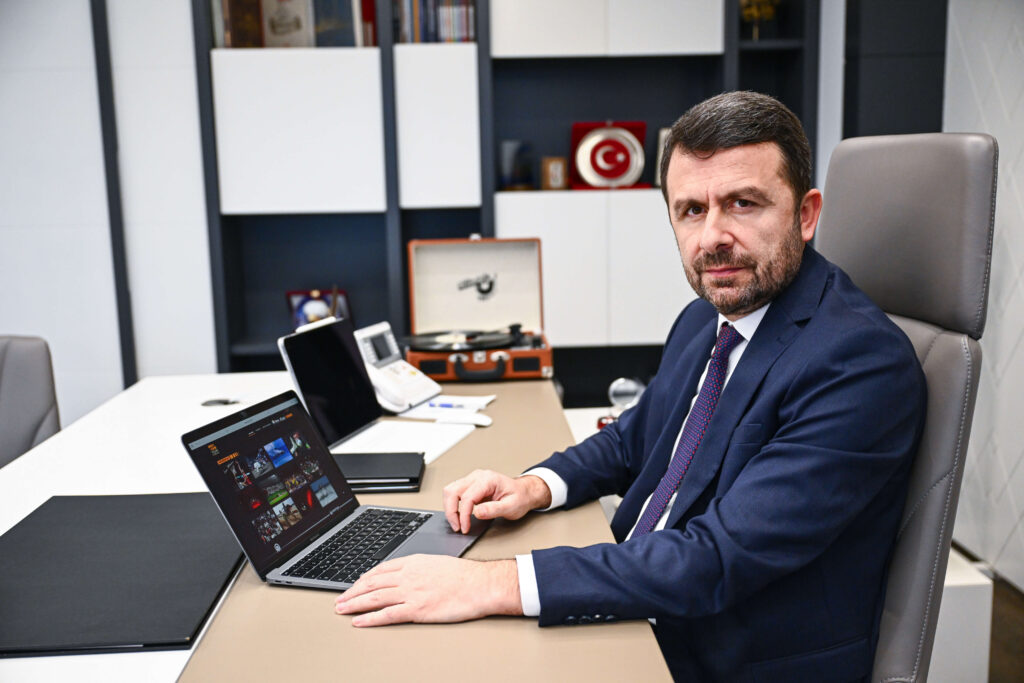 A A 40192803 1024X683